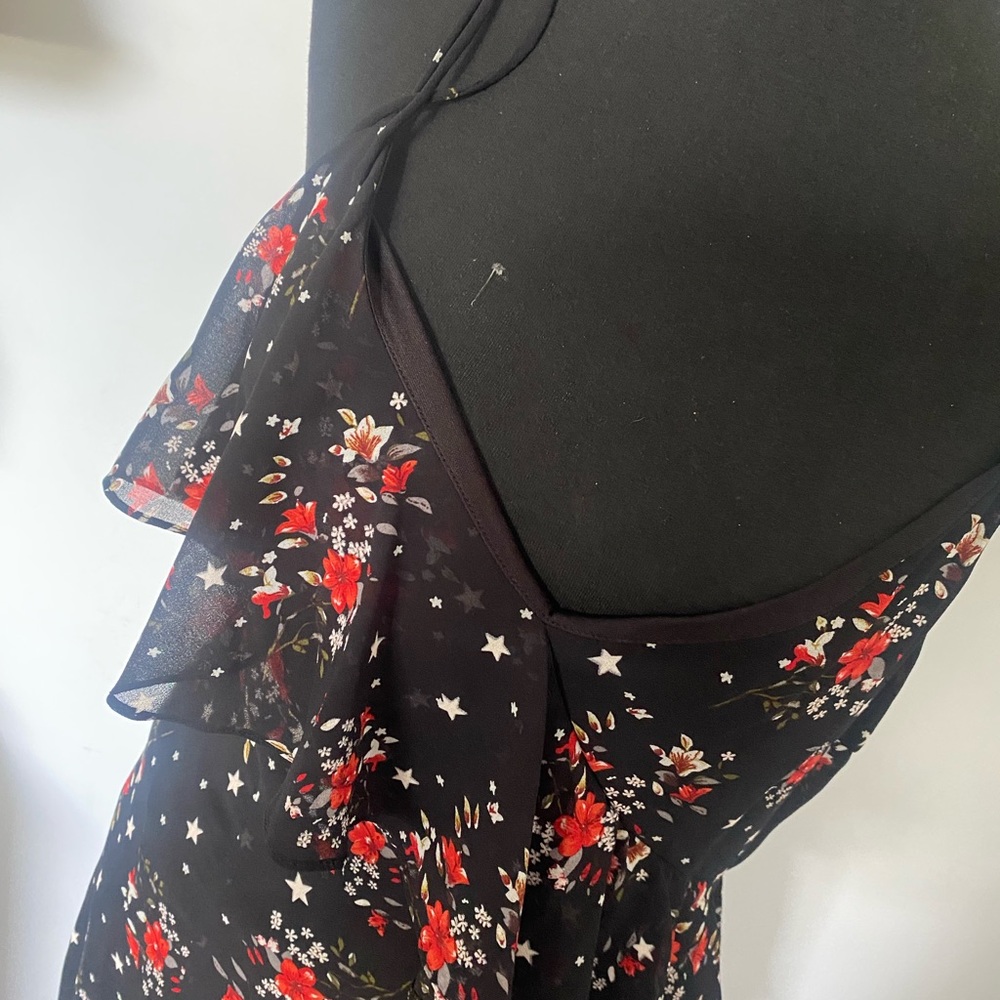 Asymmetrical high low floral print sun dress.
